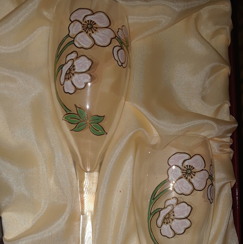 New Vintage collectible '88 Set of 4 champagne Perrier Jouet hand painted flutes